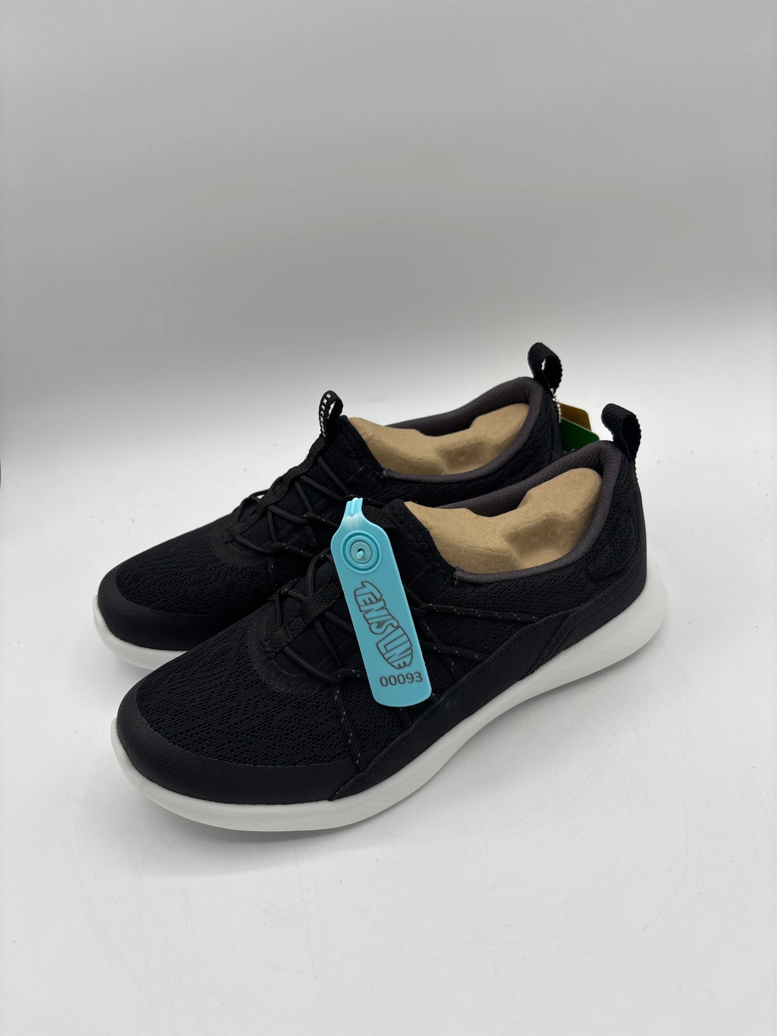 BAJO NEGRO SKECHERS